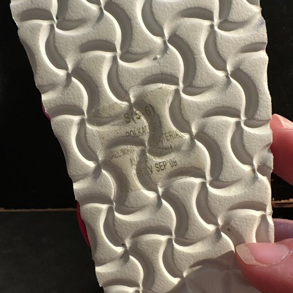 NWOT OshKosh B'gosh Pink Toddler Flip Flops with Back Sz S (5-6) - Picture 5 of 6